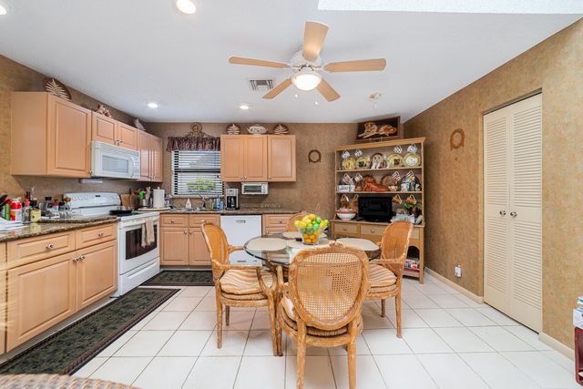 302 Deer Creek Wildwood Lane E, Deerfield Beach, FL 33442