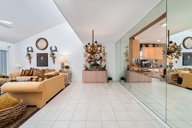 302 Deer Creek Wildwood Lane E, Deerfield Beach, FL 33442