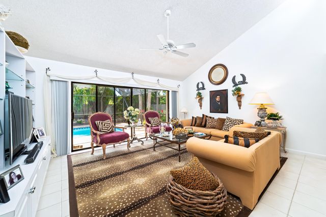 302 Deer Creek Wildwood Lane E, Deerfield Beach, FL 33442