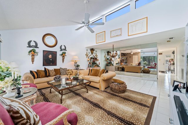 302 Deer Creek Wildwood Lane E, Deerfield Beach, FL 33442