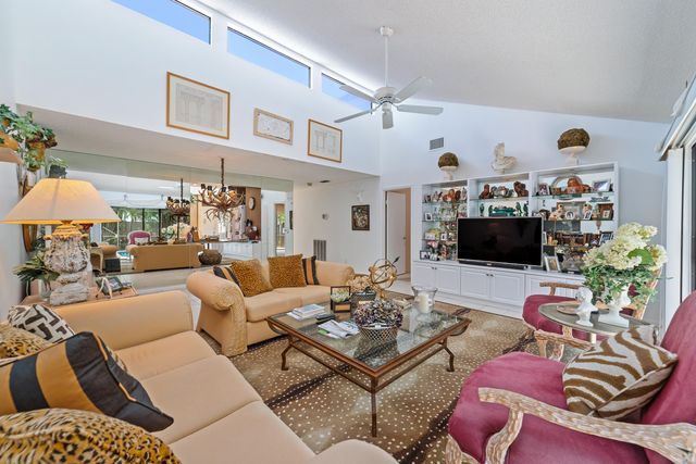 302 Deer Creek Wildwood Lane E, Deerfield Beach, FL 33442