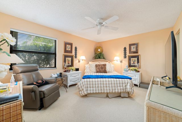 302 Deer Creek Wildwood Lane E, Deerfield Beach, FL 33442