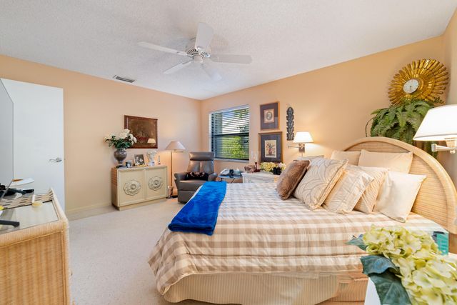 302 Deer Creek Wildwood Lane E, Deerfield Beach, FL 33442