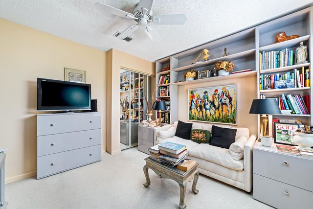 302 Deer Creek Wildwood Lane E, Deerfield Beach, FL 33442