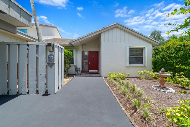 302 Deer Creek Wildwood Lane E, Deerfield Beach, FL 33442