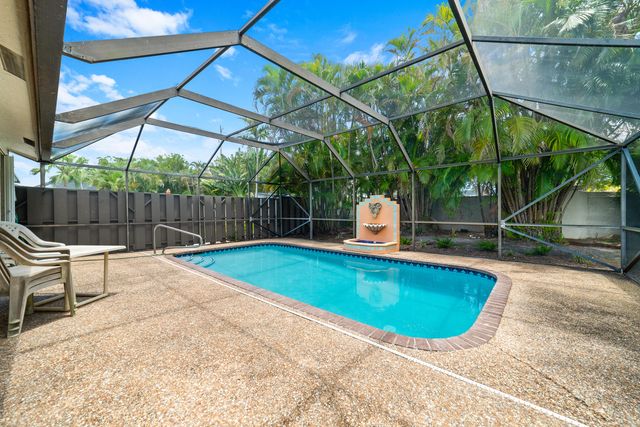 302 Deer Creek Wildwood Lane E, Deerfield Beach, FL 33442