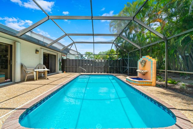 302 Deer Creek Wildwood Lane E, Deerfield Beach, FL 33442