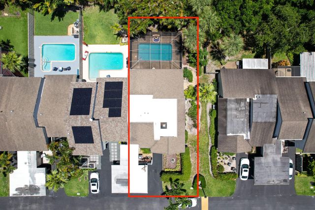 302 Deer Creek Wildwood Lane E, Deerfield Beach, FL 33442
