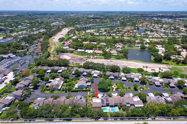 302 Deer Creek Wildwood Lane E, Deerfield Beach, FL 33442
