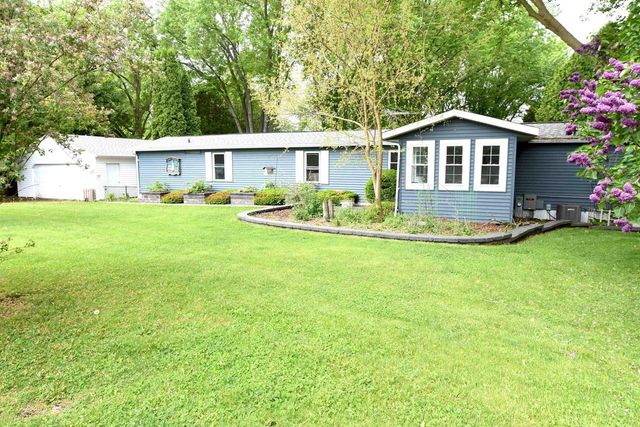 N9675 Northern Shores, Fox Lake, WI 53933