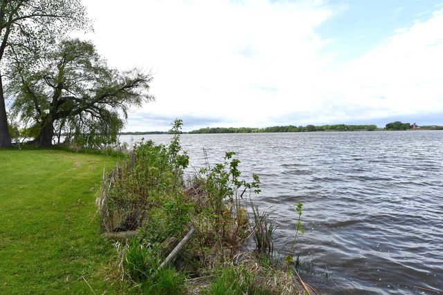 N9675 Northern Shores, Fox Lake, WI 53933