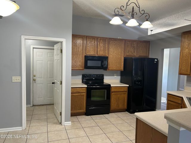 1804 NORTHGLEN Circle, Middleburg, FL 32068