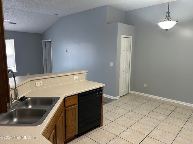 1804 NORTHGLEN Circle, Middleburg, FL 32068