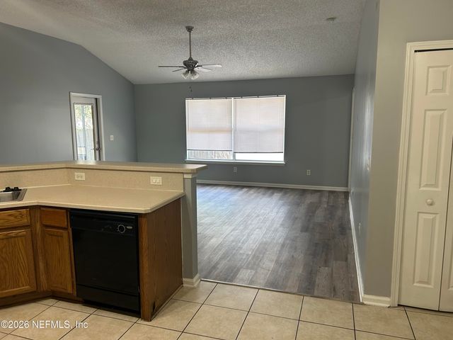 1804 NORTHGLEN Circle, Middleburg, FL 32068