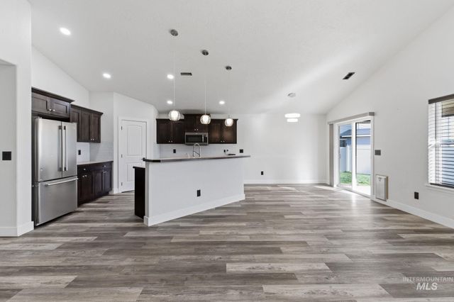 60 N Luke Loop, Nampa, ID 83651