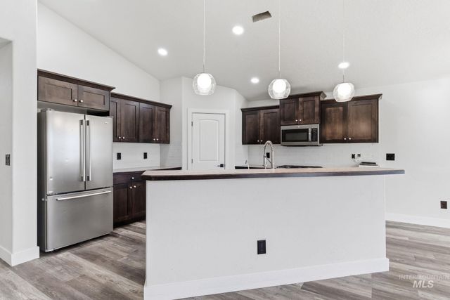 60 N Luke Loop, Nampa, ID 83651