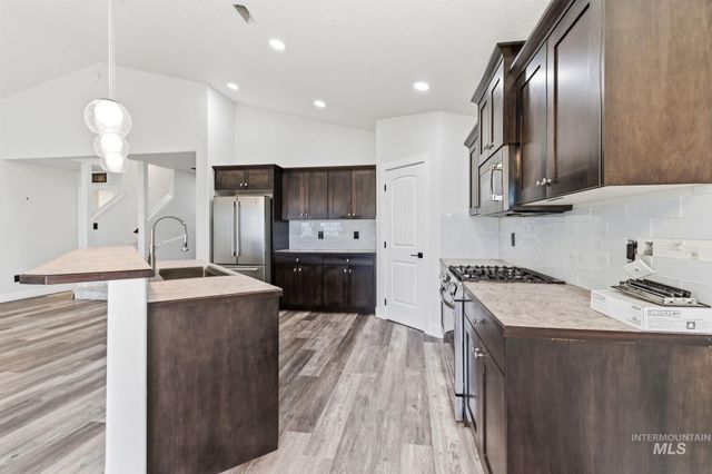 60 N Luke Loop, Nampa, ID 83651