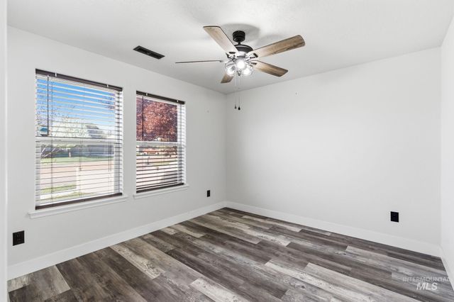 60 N Luke Loop, Nampa, ID 83651