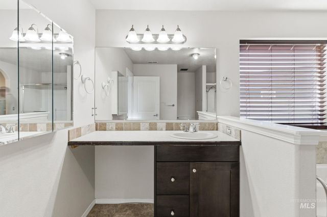 60 N Luke Loop, Nampa, ID 83651