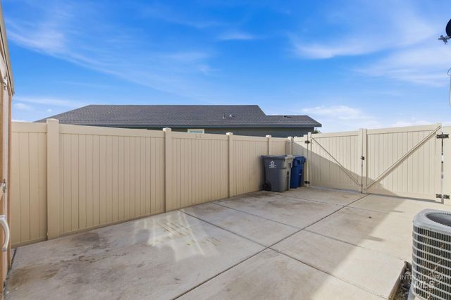 60 N Luke Loop, Nampa, ID 83651