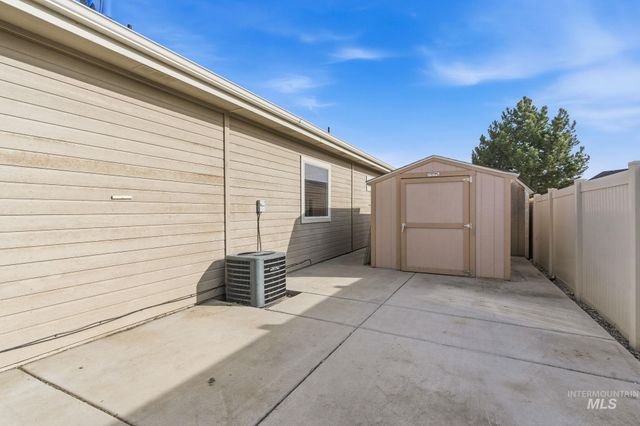 60 N Luke Loop, Nampa, ID 83651