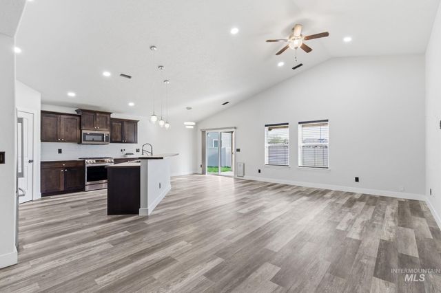 60 N Luke Loop, Nampa, ID 83651