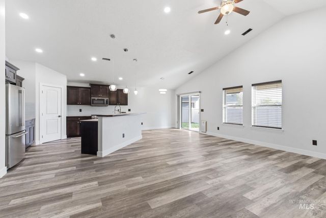 60 N Luke Loop, Nampa, ID 83651