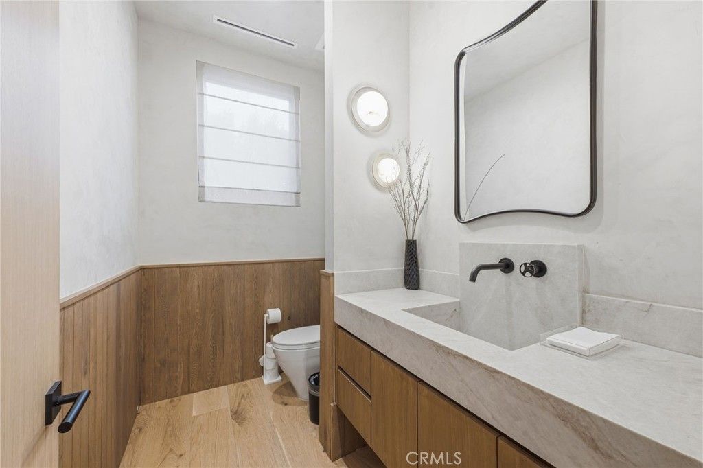 Image 21 of property listing at 5414 Genesta, Encino, CA 91316