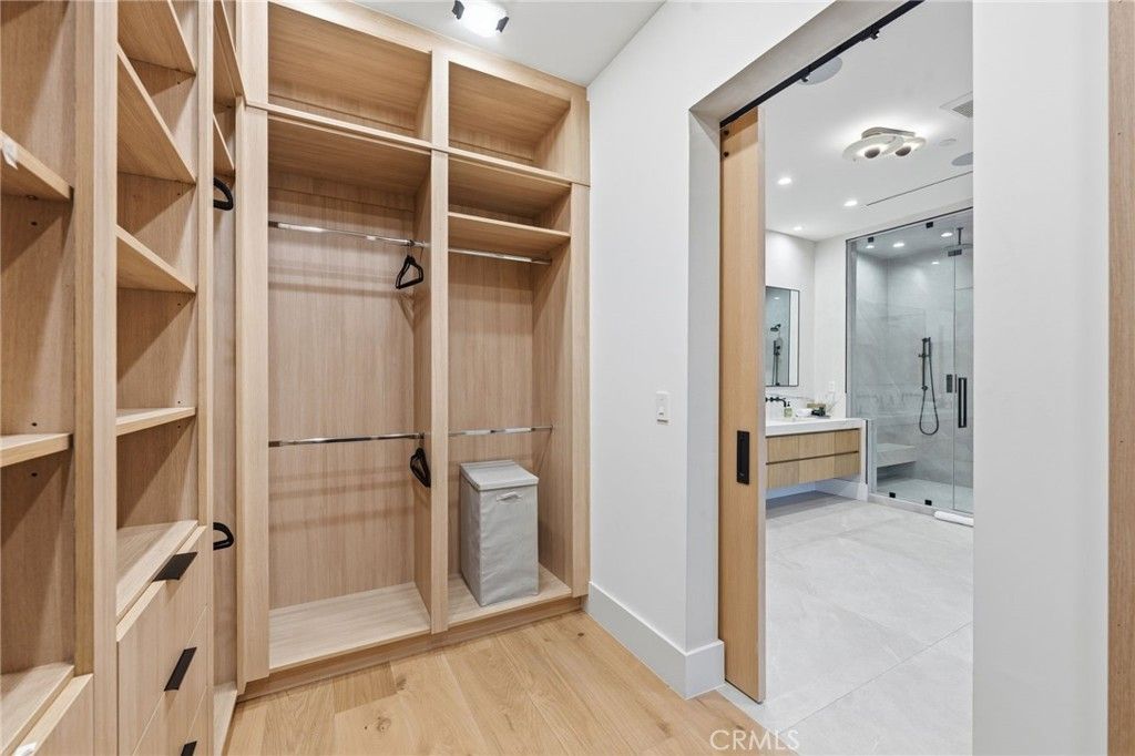 Image 38 of property listing at 5414 Genesta, Encino, CA 91316
