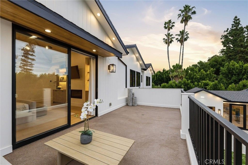 Image 42 of property listing at 5414 Genesta, Encino, CA 91316