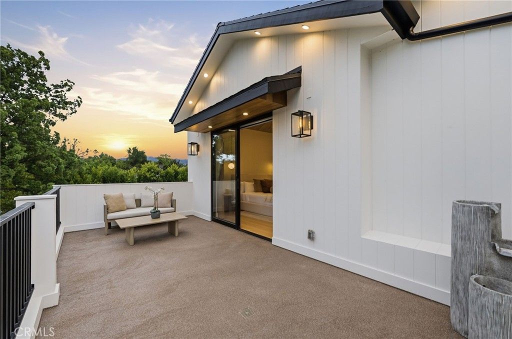 Image 43 of property listing at 5414 Genesta, Encino, CA 91316