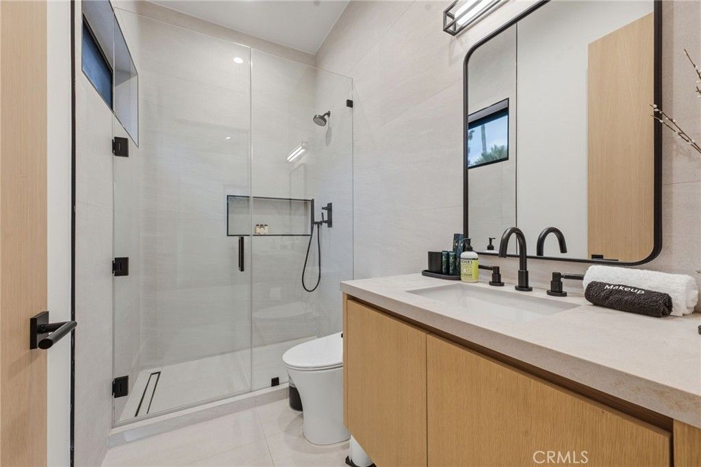 Image 48 of property listing at 5414 Genesta, Encino, CA 91316