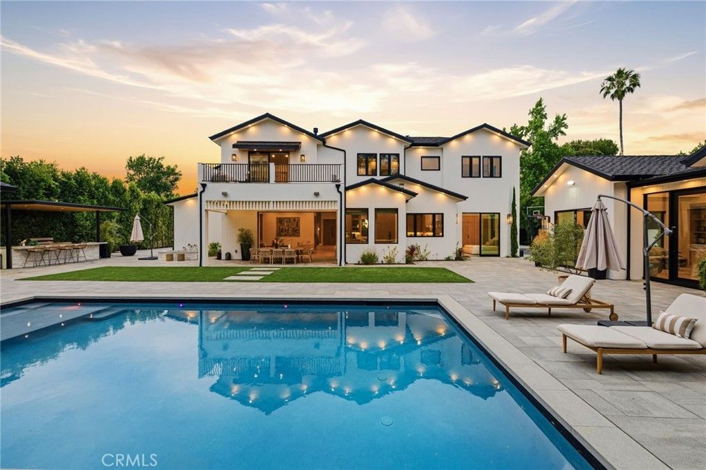 Image 7 of property listing at 5414 Genesta, Encino, CA 91316