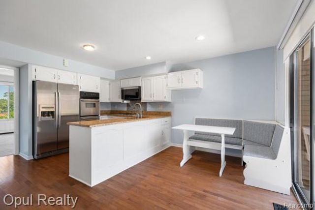 3961 Chablis Street, West Bloomfield Charter Township, MI 48323