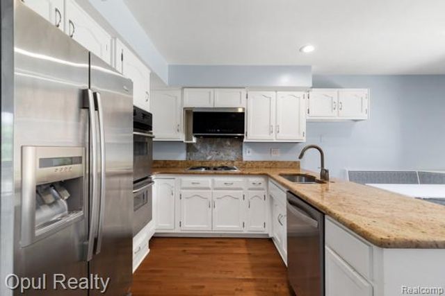 3961 Chablis Street, West Bloomfield Charter Township, MI 48323