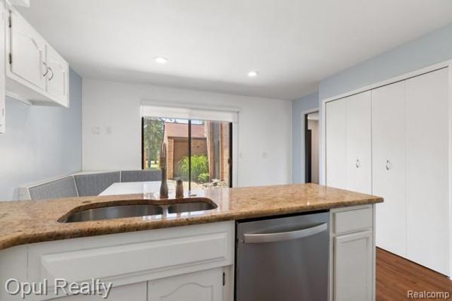 3961 Chablis Street, West Bloomfield Charter Township, MI 48323