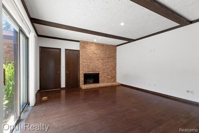 3961 Chablis Street, West Bloomfield Charter Township, MI 48323