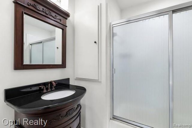 3961 Chablis Street, West Bloomfield Charter Township, MI 48323