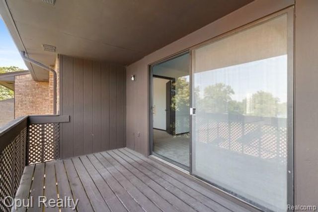 3961 Chablis Street, West Bloomfield Charter Township, MI 48323