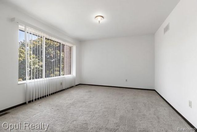 3961 Chablis Street, West Bloomfield Charter Township, MI 48323