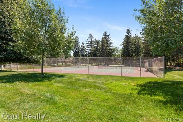 3961 Chablis Street, West Bloomfield Charter Township, MI 48323