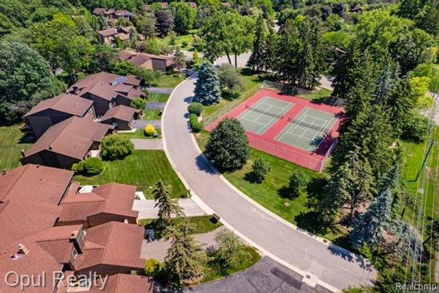 3961 Chablis Street, West Bloomfield Charter Township, MI 48323