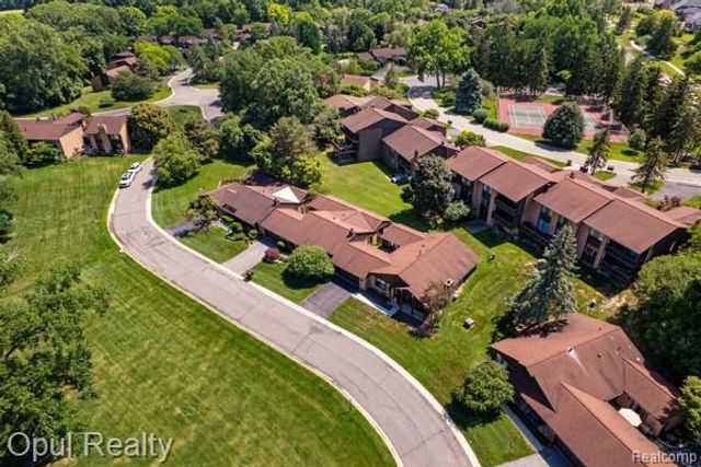 3961 Chablis Street, West Bloomfield Charter Township, MI 48323