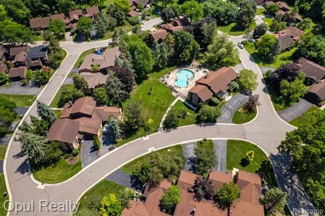3961 Chablis Street, West Bloomfield Charter Township, MI 48323