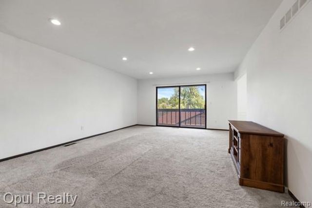 3961 Chablis Street, West Bloomfield Charter Township, MI 48323