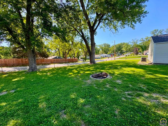 6522 Kimball Ave, Kansas City, KS 66104