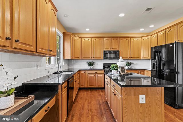 42714 FREEDOM ST, Chantilly, VA 20152