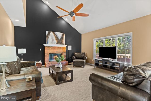 42714 FREEDOM ST, Chantilly, VA 20152