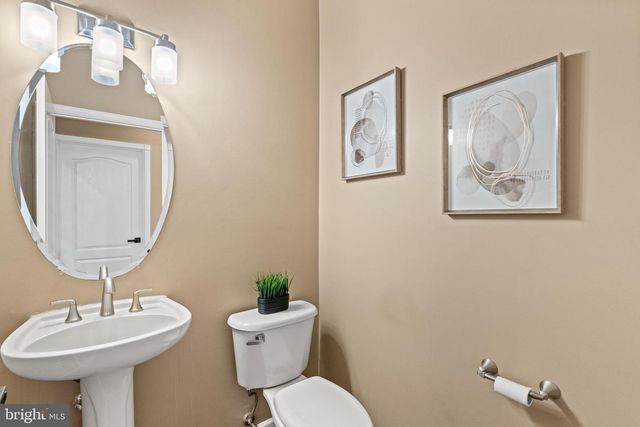 42714 FREEDOM ST, Chantilly, VA 20152