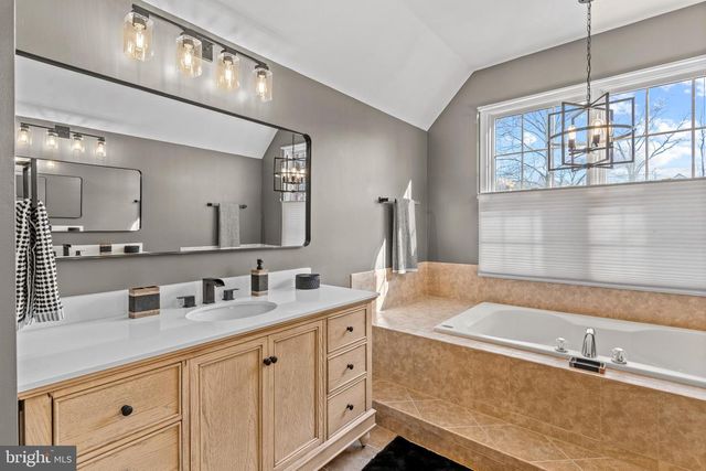 42714 FREEDOM ST, Chantilly, VA 20152